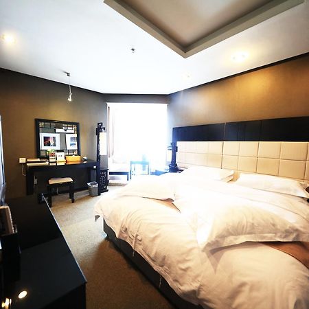Hotel Xinjiang Yema International Clubhouse Urumqi Exterior foto